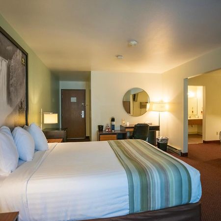 Mountain Vista Hotel Уест Йелоустоун Екстериор снимка