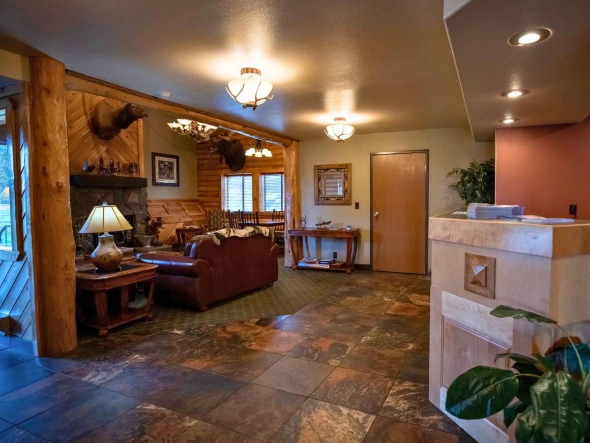 Mountain Vista Hotel Уест Йелоустоун Екстериор снимка