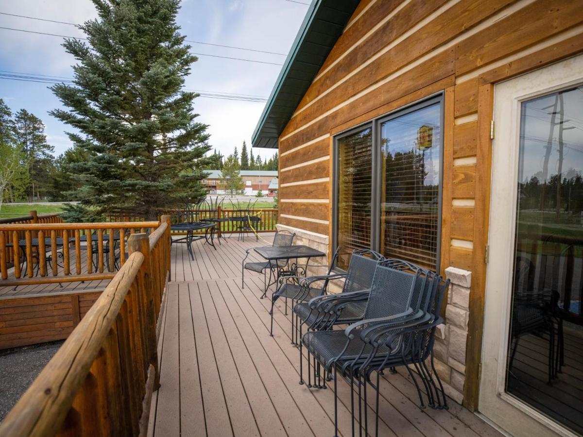 Mountain Vista Hotel Уест Йелоустоун Екстериор снимка
