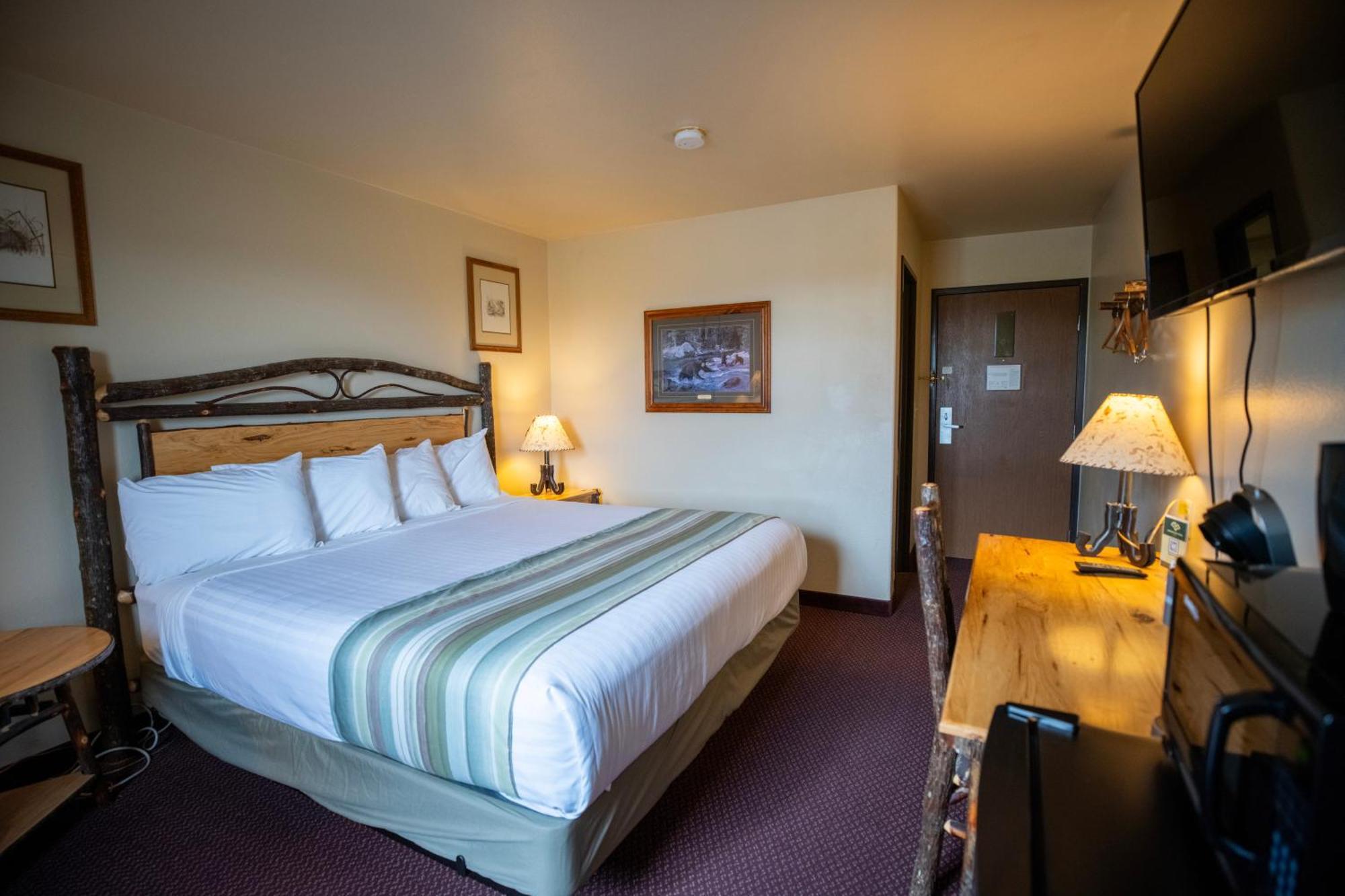 Mountain Vista Hotel Уест Йелоустоун Екстериор снимка