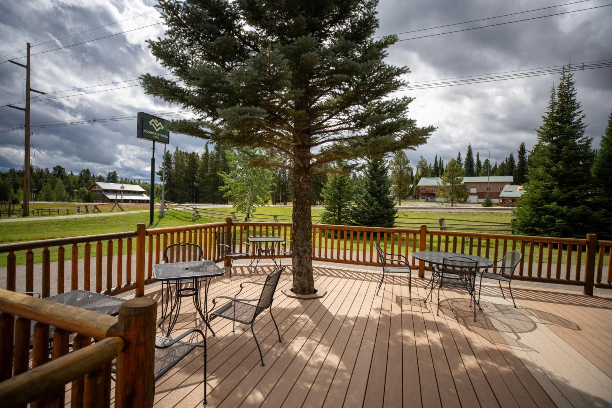 Mountain Vista Hotel Уест Йелоустоун Екстериор снимка