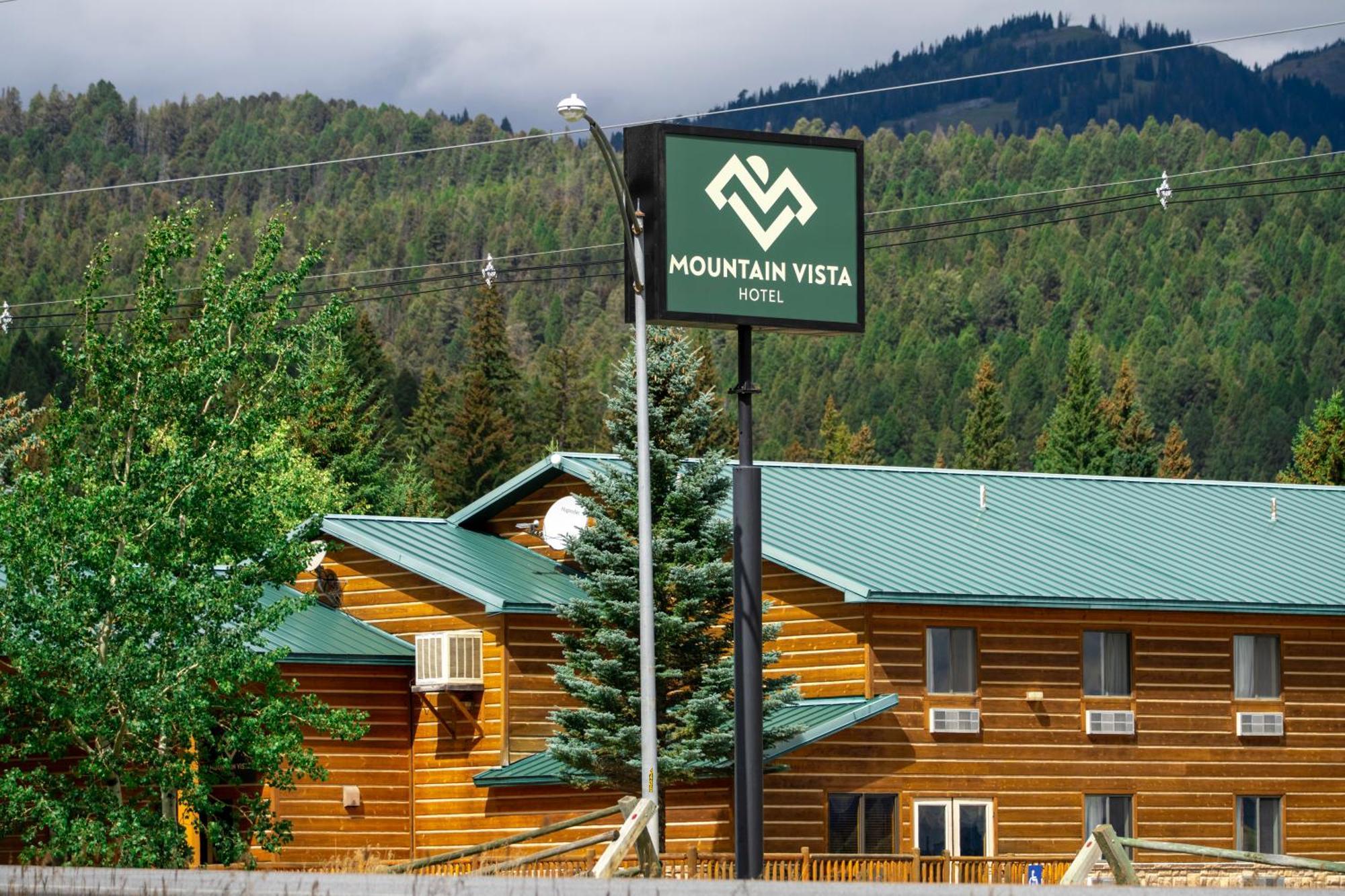 Mountain Vista Hotel Уест Йелоустоун Екстериор снимка
