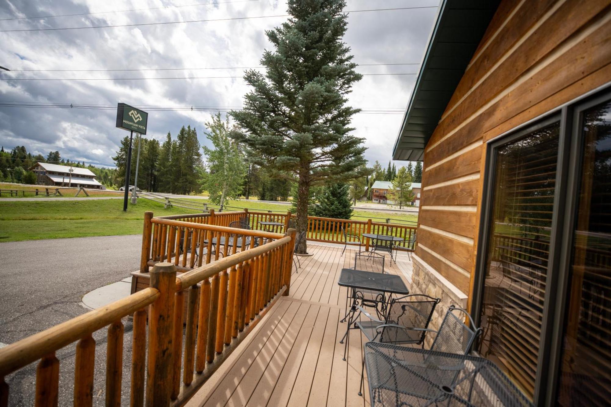 Mountain Vista Hotel Уест Йелоустоун Екстериор снимка