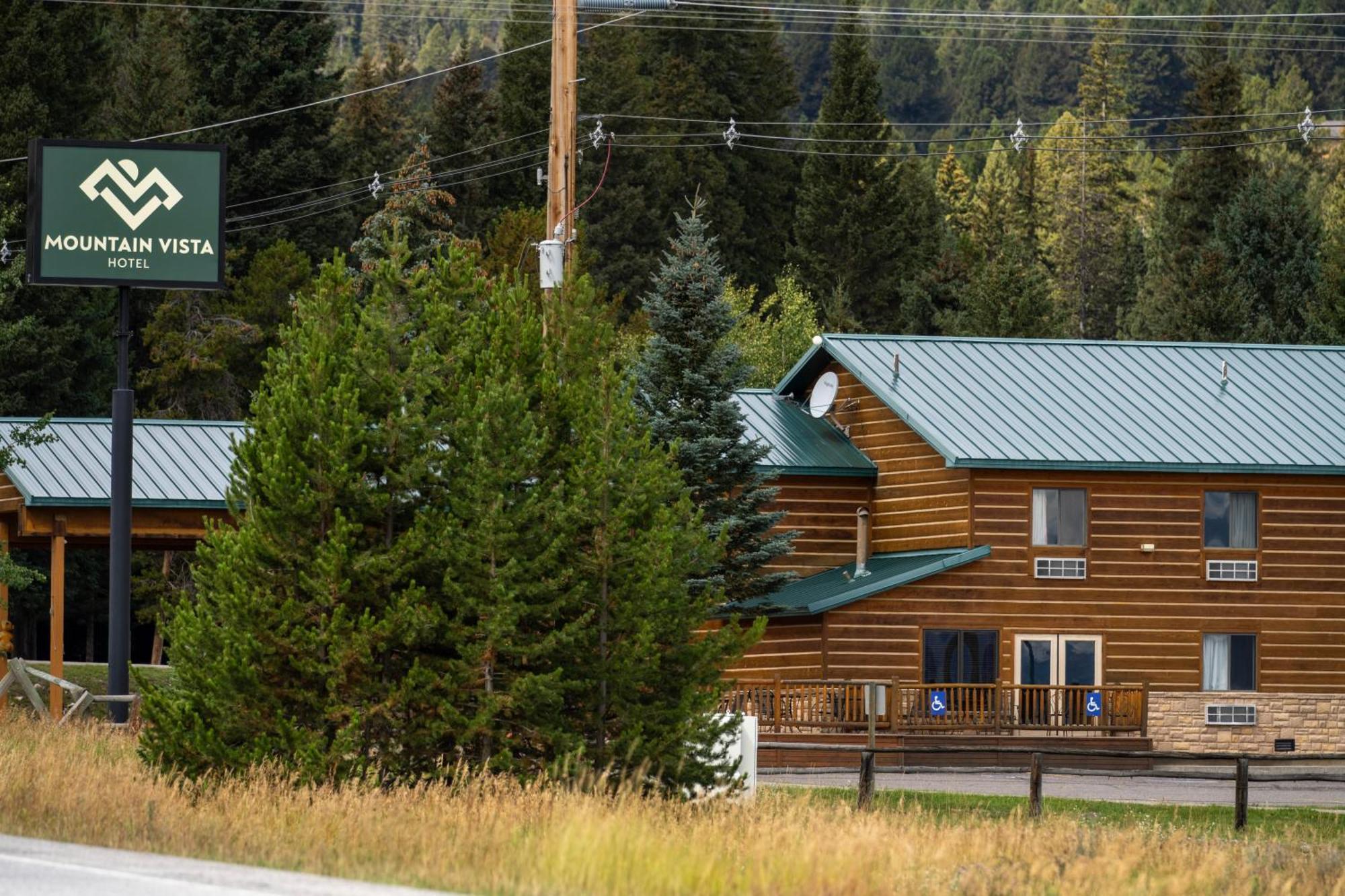 Mountain Vista Hotel Уест Йелоустоун Екстериор снимка